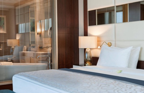 Halkali Hotel | Elegant Elite World Grand Istanbul with Spa and Pool Access