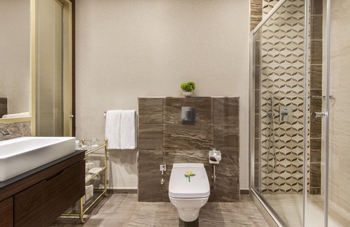 Halkali Hotel | Elegant Elite World Grand Istanbul with Spa and Pool Access