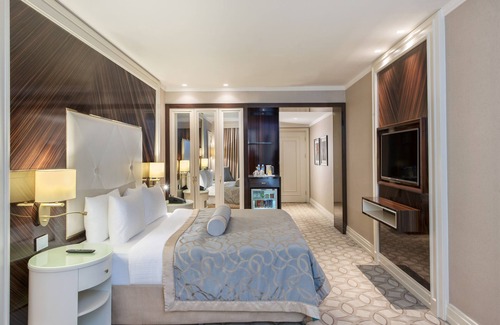 Kucukcekmece Hotel | Elegant Stay at Elite World Istanbul Florya with Spa & Pool