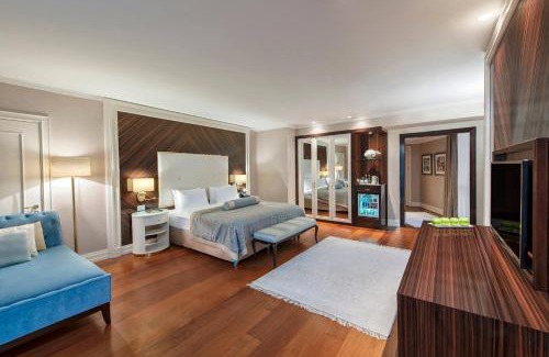 Kucukcekmece Hotel | Experience Elite World Istanbul Florya: Pool and Spa Oasis