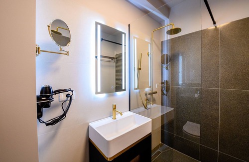 Militari Hotel | Elitte Inn & Suites: Top-Rated Stay with Family-Friendly Perks