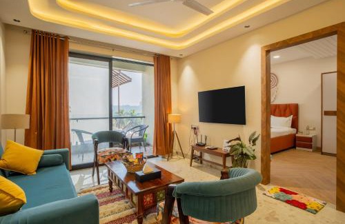 Saipem Apartment | ELIVAAS 1 BHK with Rooftop Pool - Kamerios Skye