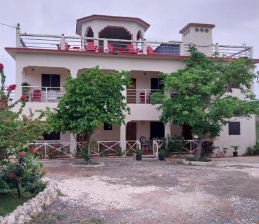 Treasure Beach Villa | Discover Eliwes Villa: Family-Friendly with Pool Access