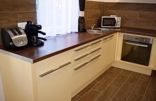 Villany Apartment | Elixír Apartman: Family-Friendly Getaway with Top Ratings