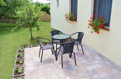 Villany Apartment | Elixír Apartman: Family-Friendly Getaway with Top Ratings
