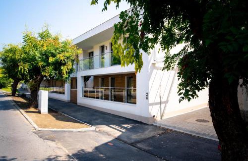 Nyirbator Bed & Breakfast | Elixír Panzió: Wheelchair Accessible with Top Guest Rating
