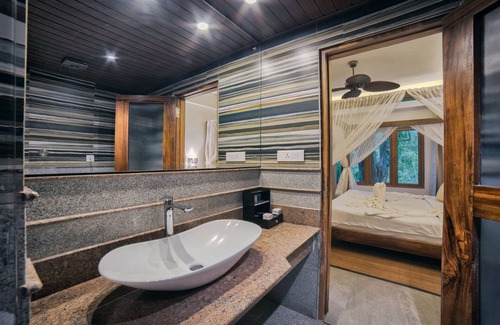 Devikolam Hotel | Experience Elixir Hills: Family-Friendly Hotel with Spa & Pool