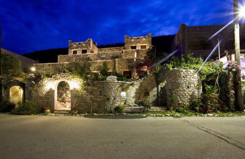 Karavostasi House | Discover Elixirion Guest House with Oceanfront Amenities