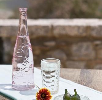 Karavostasi House | Discover Elixirion Guest House with Oceanfront Amenities