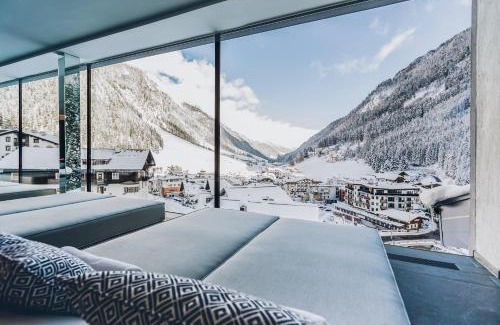 Ischgl Hotel | Elegant Elizabeth Arthotel: Oceanfront Bliss & Spa Retreat