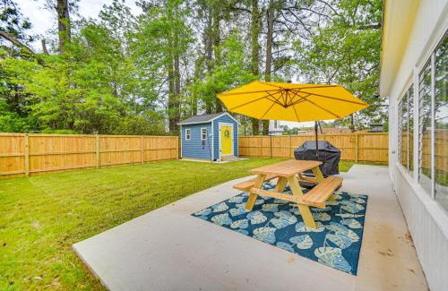 Elizabeth City House | Elizabeth City Retreat with Fenced Yard, Near Downtown Fun
