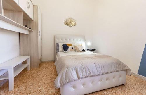 Arzachena House | Family-Friendly Elizabeth Guest House with High Ratings