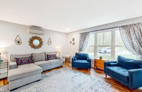 Kennebunk House | Top-Rated Elizabeth House: Pet & Child-Friendly Escape