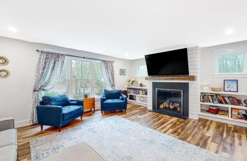 Kennebunk House | Top-Rated Elizabeth House: Pet & Child-Friendly Escape