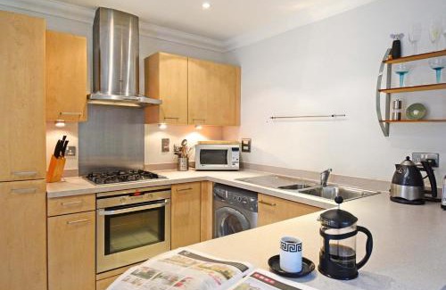 Summertown House | Discover Elizabeth Jennings Way: Rated 9.3/10 by Guests