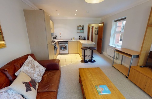 Summertown Apartment | Delightful Elizabeth Jennings Way Holiday Let for Couples