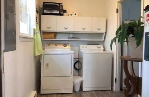 Elizabethtown House | Discover Elizabethtown by the Ohio River with Pet-Friendly Amenities