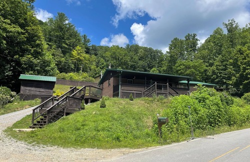 Elk Park House | Elk Falls Riverhouse - Charming 2-bedroom on the Elk River. WiFi, AC