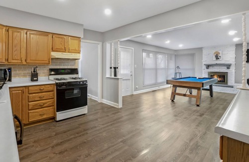 Elk Grove Village House | Elk Grove Village Rental