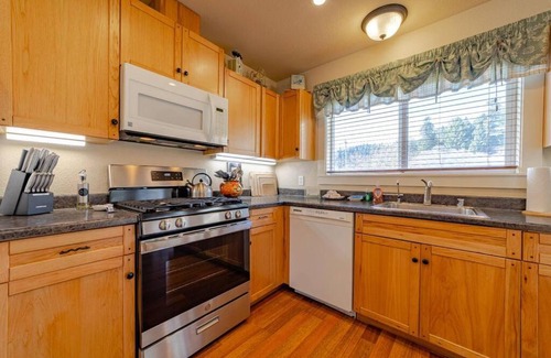 Orick House | Family-Friendly Elk Meadow Cabins: Lady Bird Suite Retreat