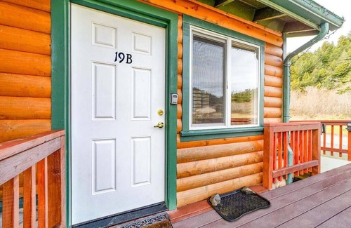 Orick House | Family-Friendly Elk Meadow Cabins: Comfortable Getaway