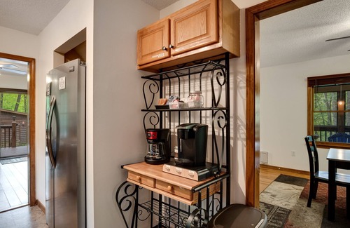 Cranberry Falls Cabin | Serene Elk Ridge Getaway: 9.8 Rated, Pet-Friendly Stay