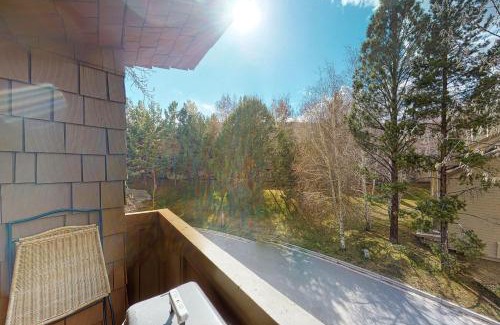 Elkhorn Village Hotel | Family-Friendly Getaway at Elkhorn Angani 81 with Pool