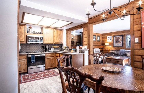 Elkhorn Village Condo | Elkhorn Bluff Condo: Premier Resort Amenities Await You