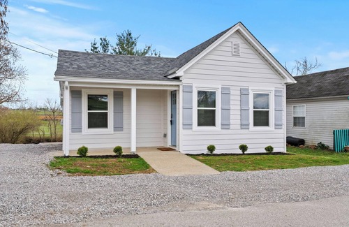 Georgetown House | Elkhorn Cottage - Peaceful Creekside Stay