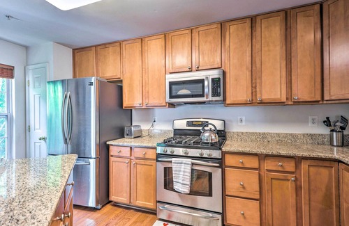 Elkridge House | Experience Elkridge Townhome: 15 Mi to Baltimore's Charm