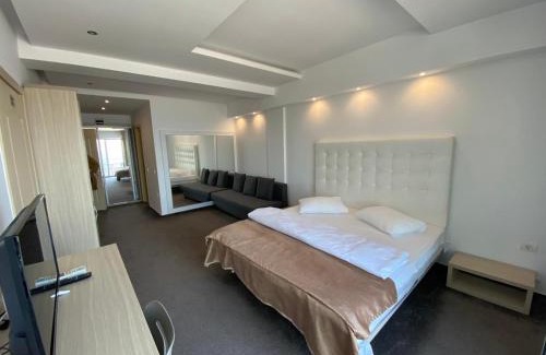 Mamaia-Sat House | Oceanfront Serenity at Ella by the Sea Residence