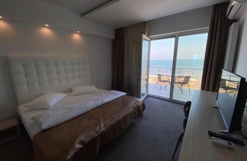 Mamaia-Sat House | Oceanfront Serenity at Ella by the Sea Residence