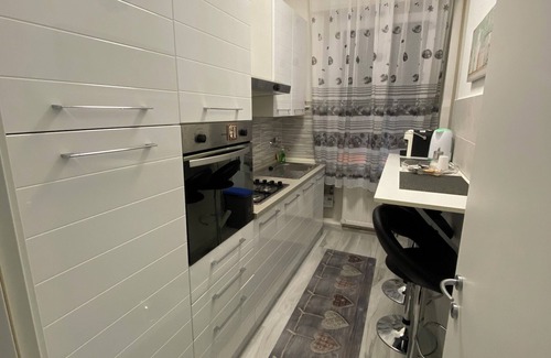Rezza Apartment | Relax at Ella: Family and Pet-Friendly Retreat Awaits