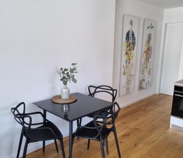 Singen Apartment | Experience Ella's Lounge - A Family-Friendly Retreat
