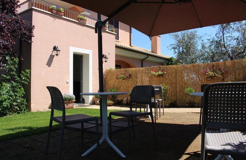 Mosciano Sant'Angelo Bed & Breakfast | Pet-Friendly Ellebì B&B: Rated 10/10 for Family Comfort