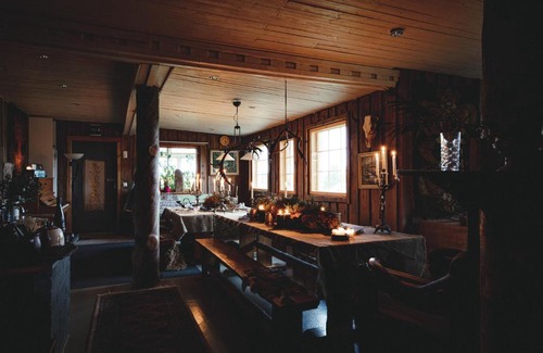 Koengaes House | Discover Elli: Enjoy Breakfast & Relax in a Hot Tub