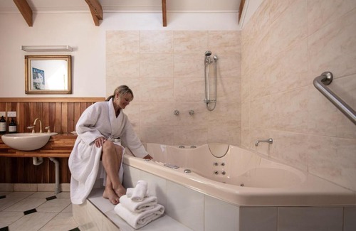 Stanley House | Experience Ocean View Bliss at Ellie's Cottages