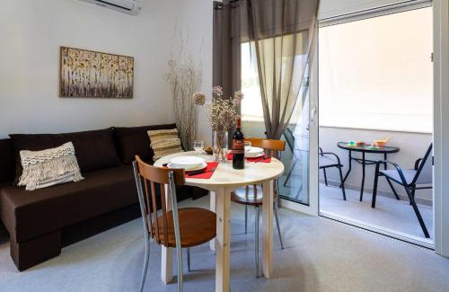 Spilion Apartment | Ellie's Secret Nest: Cozy 1-Bedroom for Families