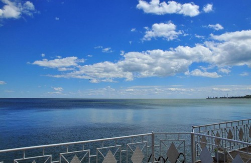 Taganrog House | Discover Elling Morskoi dom: Pet-Friendly Oasis by the Sea