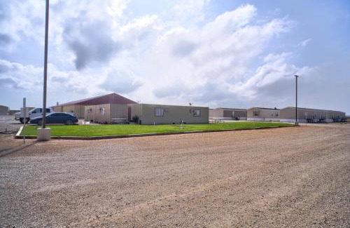 Carlsbad Hotel | Inviting Ellipse Global Lodge with Pool and Breakfast Included