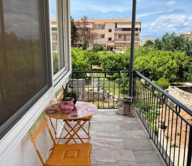 Paralia Porovitsis House | Family-Friendly Retreat at Ellis House Awaits You