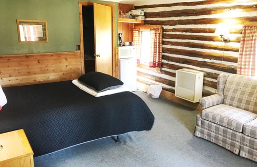 Grawn Resort | Discover Ellis Lake Resort: Family-Friendly Getaway Awaits