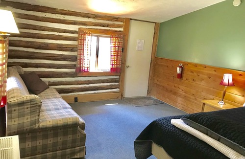 Grawn Resort | Discover Ellis Lake Resort: Family-Friendly Getaway Awaits