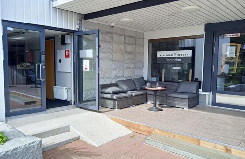 Ellivuori Apartment | Welcome to Ellivuori: Family-Friendly Stay with Pool Access