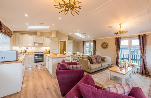 Otterham Cottage | Elm Cottage: Oceanfront Retreat with Pool & Pet-Friendly Perks