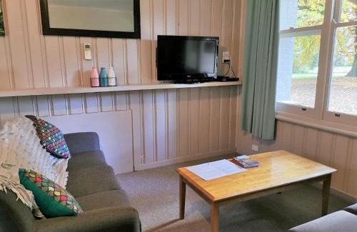 Bright Cabin | Elm Lodge Bright: Family-Friendly Retreat with Kitchen Access