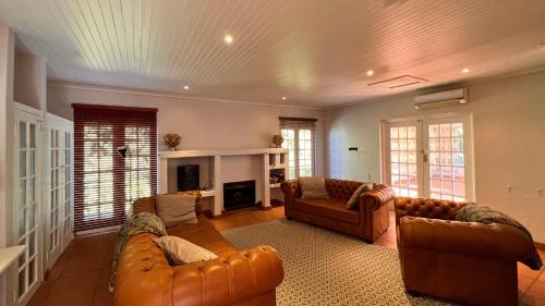 Dullstroom Villa | Elm Tree House - Dullstroom: Cozy Family Retreat Awaits