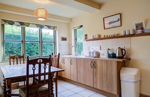 Paxford Cottage | Pet-Friendly Elm View Cottage in Charming Chipping Campden