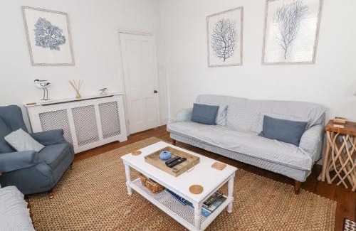 Wareham House | Elm Villa: Pet-Friendly Retreat with a 9.8 Guest Rating