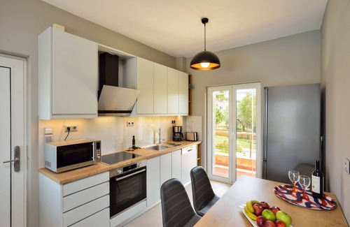 Makrys Tichos Villa | Relax at Elma's Villa, Family-Friendly Oasis near the Beach